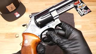 Unboxing & Inspection: S&W 25 5 Magna Trigger 2.0 screenshot 5