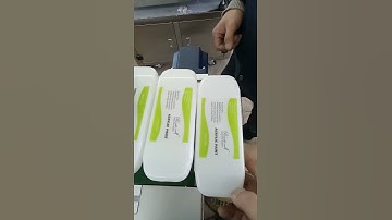 Desktop flat bottle labeling machine , square bottle label applicator, automatic top labeler