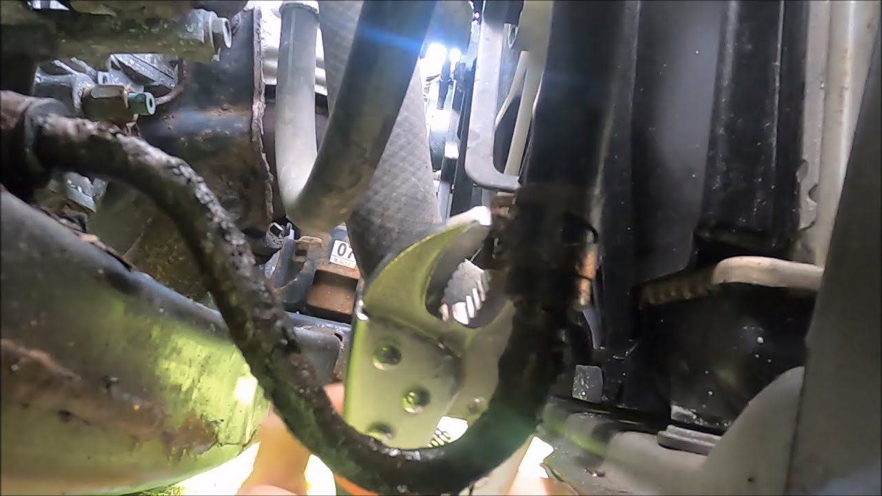 2006 Toyota Camry 2.4L Power Steering Return Hose Replacement 44416