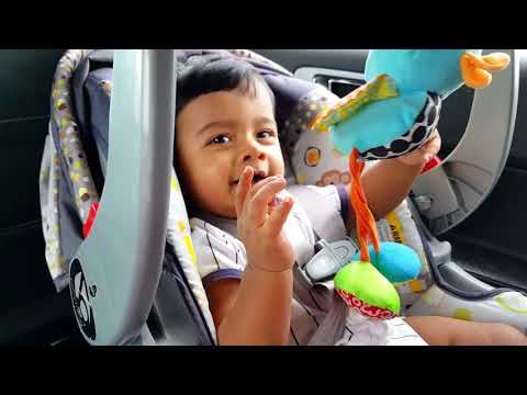 Video: Hoe Een Kind In Een Autostoeltje Te Vermaken?