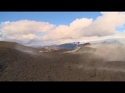 بررسی و مطالعه تحولات آتشفشانها در ایسلند 