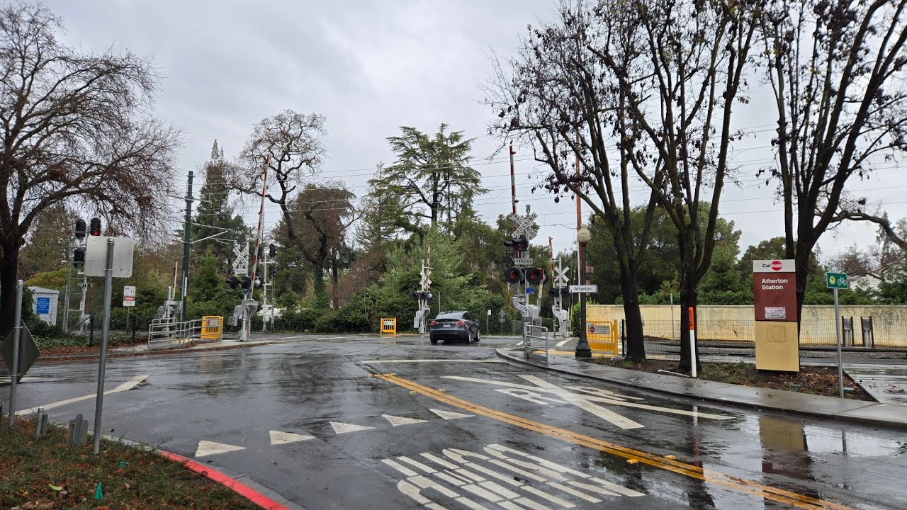 Walking tour of former Caltrain Atherton Station and Fair Oaks Ln railroad crossing