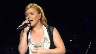 HD Multi Angle Performance of Kelly Clarkson covering Katy Perry's Wide Awake - 25-07-12