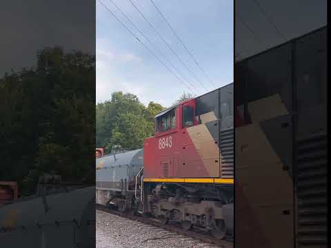 CN 8952 leading a manifest on the Yazoo sub