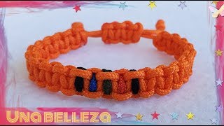 Esta pulsera de hilo nudo plano es hermosa sencilla y fácil de hacer