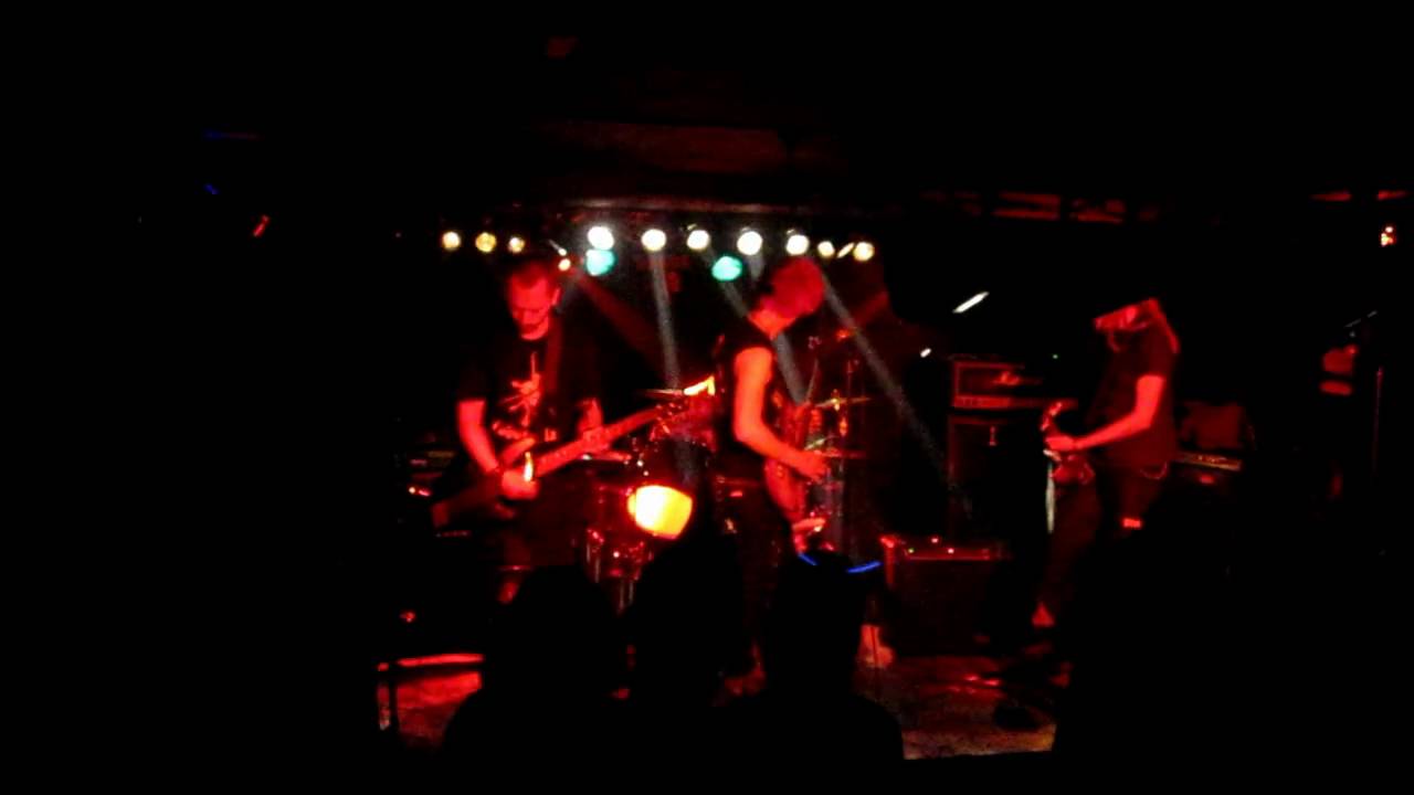 life is damage outro-la zone 27/04/10 liège (B)