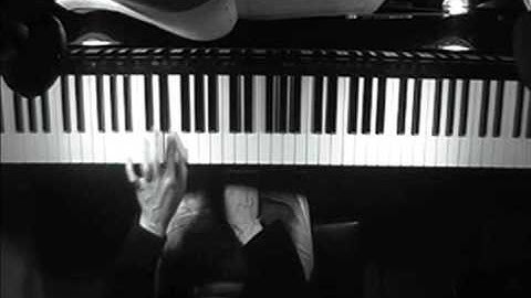 Online Piano Lessons: F Major Scale and Broken Chords Grade 1