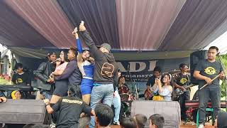 Karmila ll cover ll all artis Ade Adi entertainment ll live musik d batu nungul jln darajat Garut