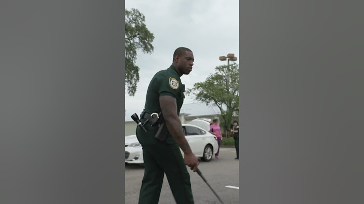Officer Faces First Alligator in Parking Lot Showdown 🐊 | Live PD: Florida Heat | A&E #shorts