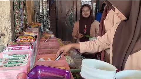 Mini Vlog Kelompok 2 Review makanan seblak yang viral Tugas B.indonesia