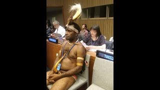 Cinsel Organına Boynuz Takıp, BM Toplantısına Katıldı✔️