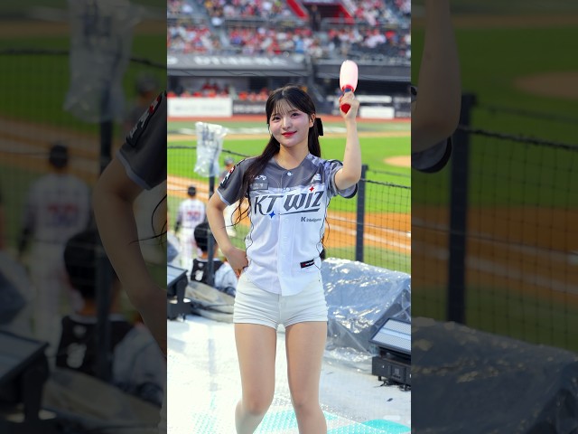 안타 안타 김상수! 야야야야야!! #권가영 #KwonGaYoung #권가영치어리더 #KTwiz #치어리더 #cheerleader #직캠 #shorts
