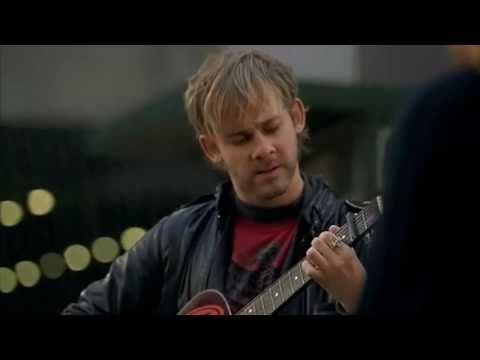 Charlie plays "Wonderwall" on "LOST" twice HD