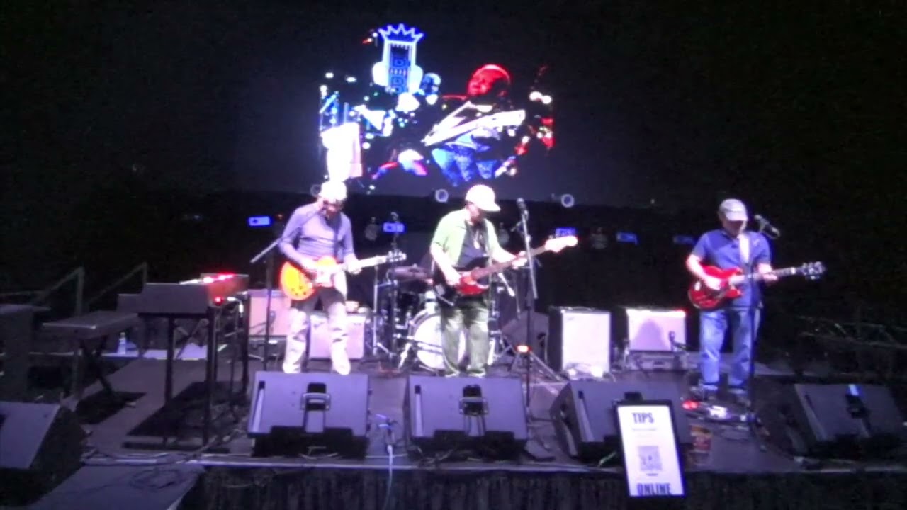 Yellow Moon, The Silver Alert Band