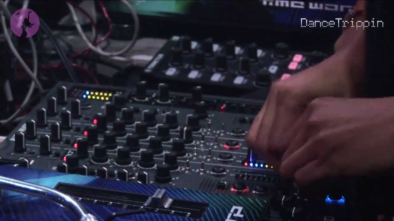 Dinky - Acid In My Fridge (Visionquest Remix) [played by Seth Troxler]