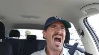 Bule dari Los Angeles bernyanyi lagu Hong Wilaheng oleh Gombloh