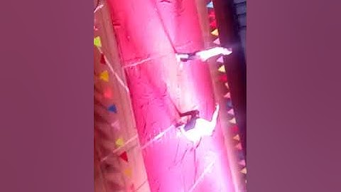 Xiếc cá sấu :):)ăn thịt người?????