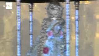 Emoción y devoción en el salto de la reja del Rocío
