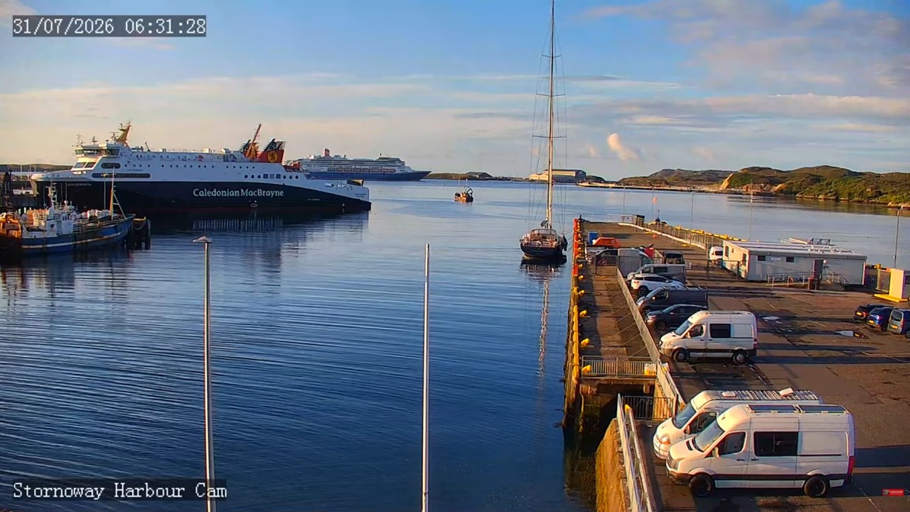 31/07/26 - Stornoway Harbour (Ferry & Cruise Port) - Hebridean Live Cam (Borealis, Hebrides)