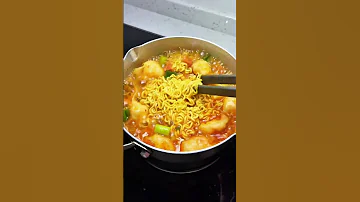 100 Ways To Eat Instant Noodles Food Noodles Ramen 