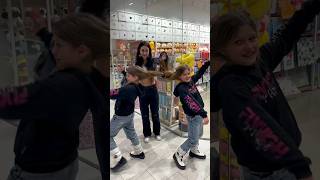 СВЯЗАЛА ИХ ВОЛОСАМИ #жиза #music #юмор #вайны #iribaby #challenge #shortvideo