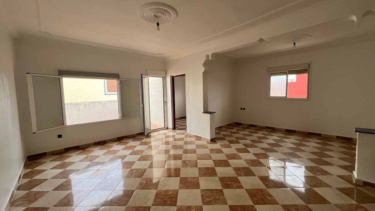 شقة مساحتها 120 متر 👑 بتمن 48 مليون 🤑 في مرتيل حي بحور 🌹تتوفر على 2 وجهات🥇مع سطح مستقل 👌0608867361