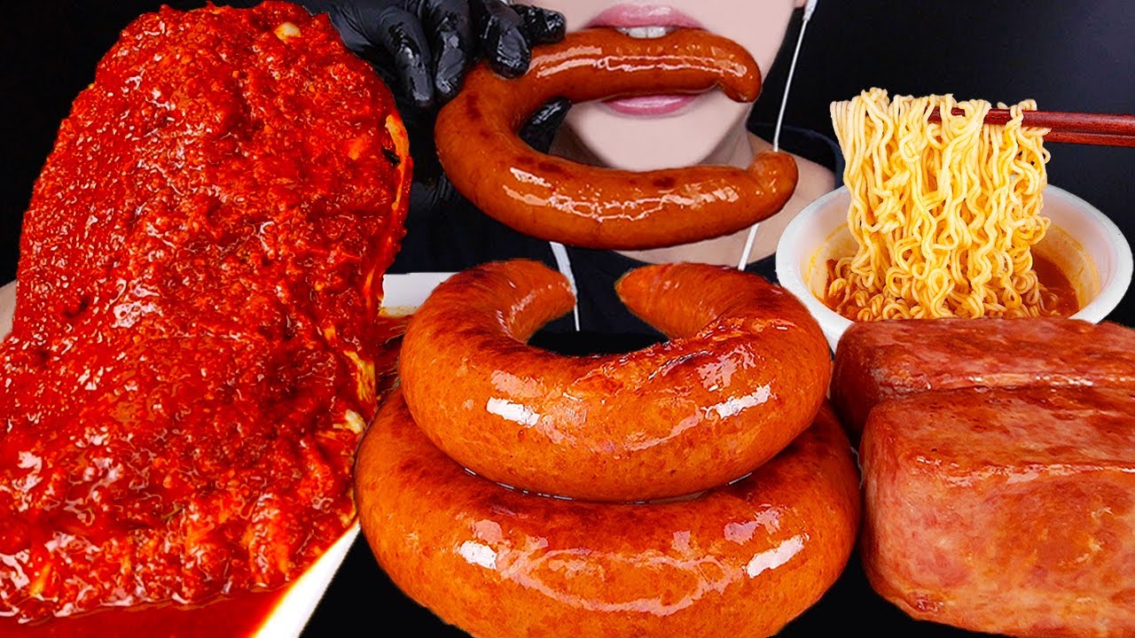 ASMR SPICY SILBI KIMCHI BULDAK KIELBASA SAUSAGE SPAM RAMYEON MUKBANG 실비김치 먹방 辛いキムチ 咀嚼音 EATING SOUNDS