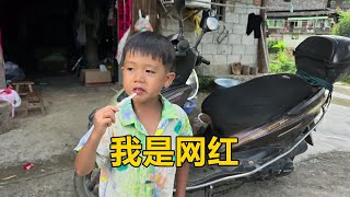 Download Lagu 小湯圓說他是網紅,把三哥笑噴了,農村的生活忙碌而充實【農人家三嫂】 MP3 Download Lagu 小湯圓說他是網紅,把三哥笑噴了,農村的生活忙碌而充實【農人家三嫂】 MP3