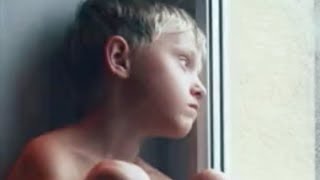 この子は母を憎んでいた。数年後彼は一本の電話に出る。