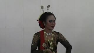 Tari Gambyong PWRI 2019. Memperingati HUT Ke - 57 PWRI Kabupaten Pacitan