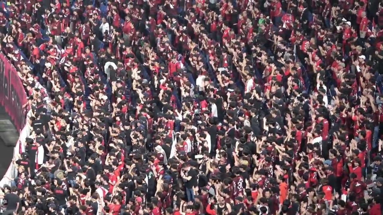 殺伐とした雰囲気のなか、声かけ旗隠しの連携 J1リーグ第25節「浦和レッズvs柏レイソル」