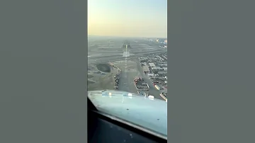 شاهد من قمرة القيادة هبوط رائع في مطار دبي الدولي 