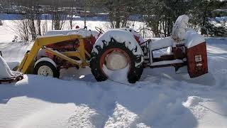 Starting the International B414 Diesel tractor in cold weather