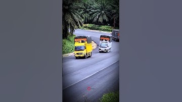 canter vs giga saling kejar & oleng saat di tikungan #storytruk #trukoleng #shorts