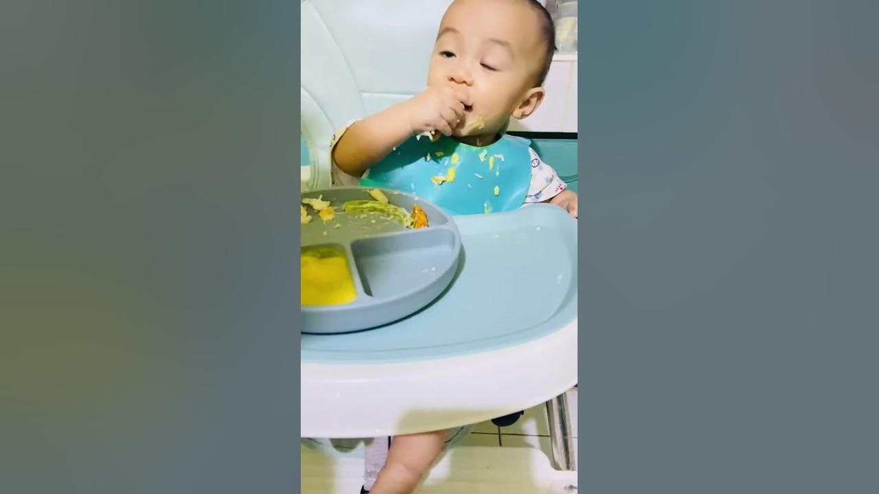 Blw baby eating Kalabasa(Squash)and sitaw (string beans) YouTube