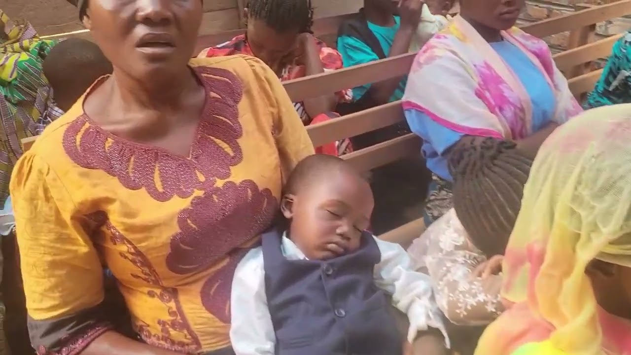 L' église seigneur Jesus Christ D'isiro Chez: le révérend Michael GYONGOMA