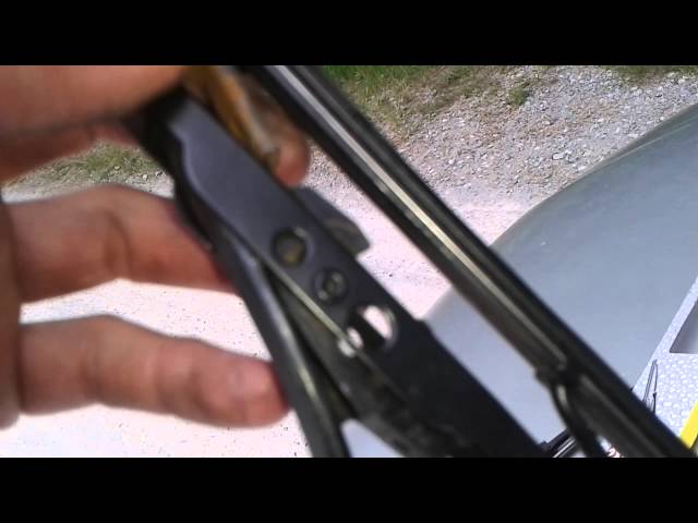 Anleitung: Peugeot 206 CC 2D Scheibenwischer vorne wechseln - Anleitung und  Video Tutorial