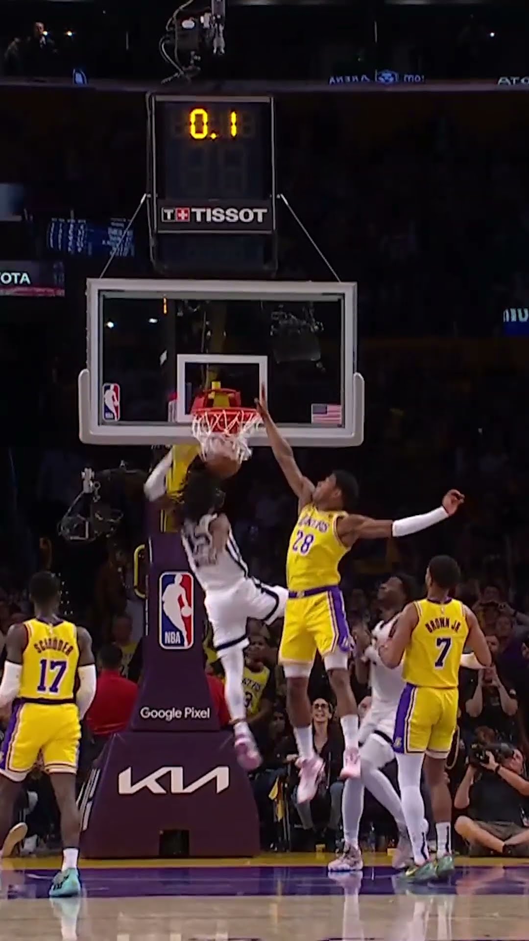 Ja With a Buzzer Beater Left Handed Dunk To End The 3rd ? #shorts #nba #lakersvsgrizzlies