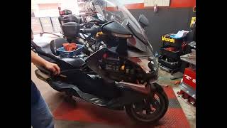 How to replace Battery of BMW C650GT