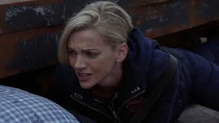 Chicago Fire 8x08 -Truck 81 & Ambo 61 respond to a call