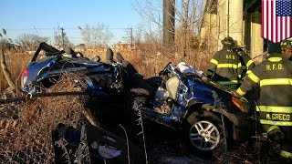 Двое спаслись в автомобиле, сорвавшемся с моста Двое спаслись в автомобиле, сорвавшемся с моста