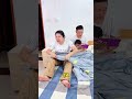 SA MÈRE MOUILLE LE LIT ET PERD BEAUCOUP D’ARGENT !