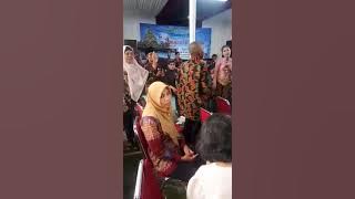 Joget bareng keluarga Pak lasimin