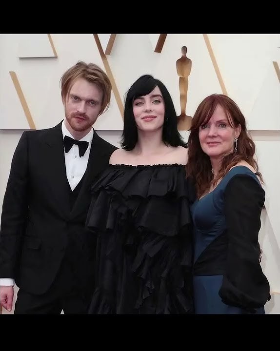 Cropped Pictures Of Finneas #finneas #finneasoconnell #billieeilish #patrickoconnell #maggiebaird