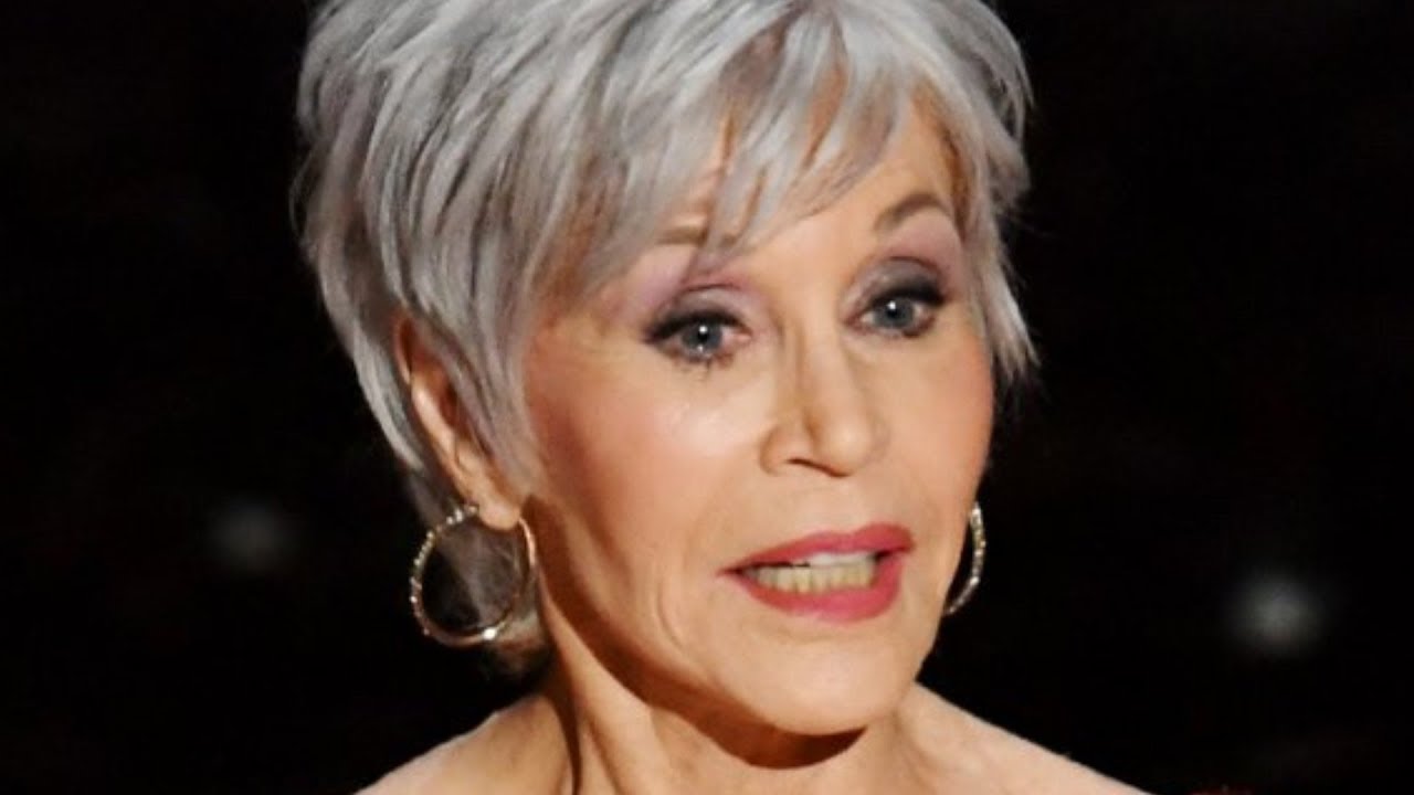 The Hidden Statement Behind Jane Fonda's Oscars Dress - YouTube