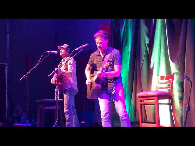 Scotty and Bryan White play the song they co-wrote together, "What I Already Know" (August 2020)