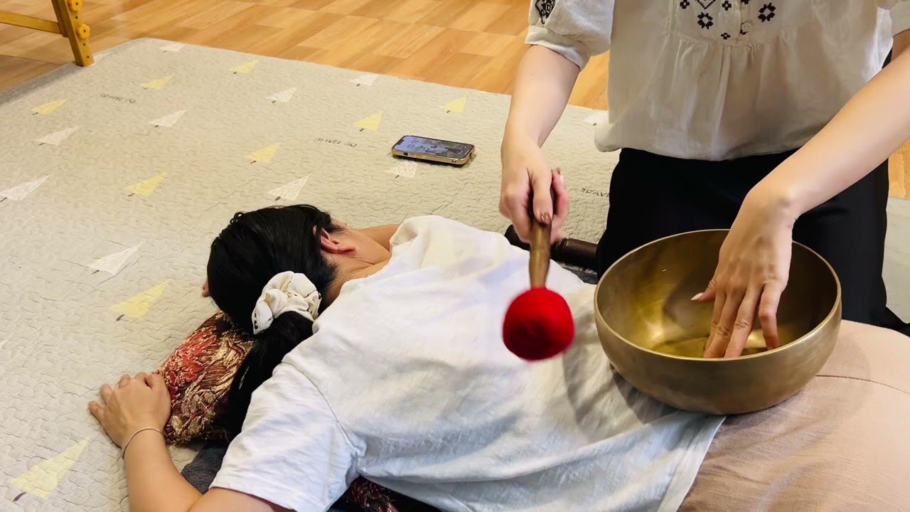 [Singing Bowls] Back Massage with Himalaya Singing Bowls 