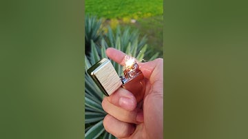 Bật lửa Dupont D178T. Giá : 800.000đ