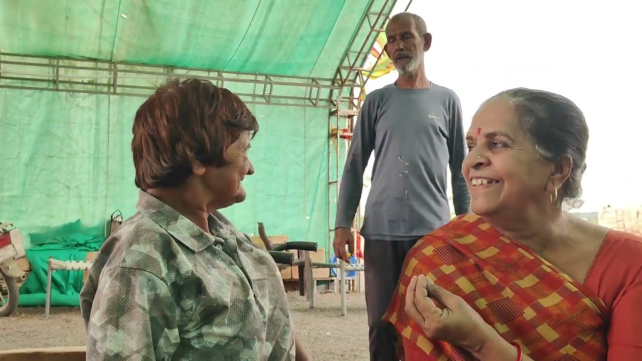 ભુક્કા કાઢ્યા બેય બેનપણીયુ એ 🤣