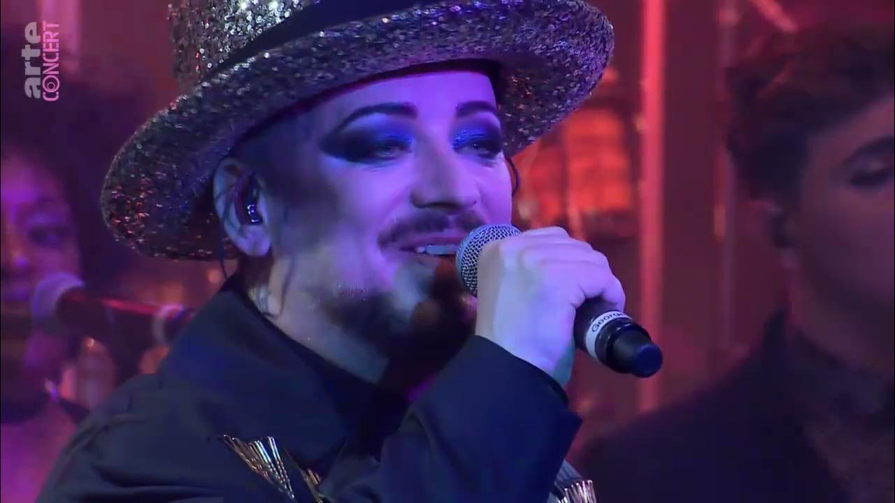 Culture Club - Karma Chameleon (Official Music Video) 